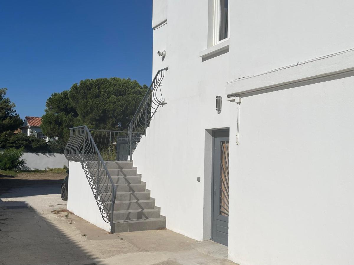 Residence San Paolisa Hyeres Bagian luar foto